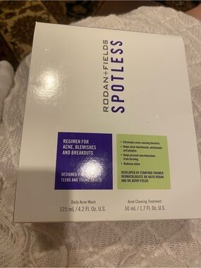 Rodan + Fields Spotless Skincare Set - White with Purple & Light Green